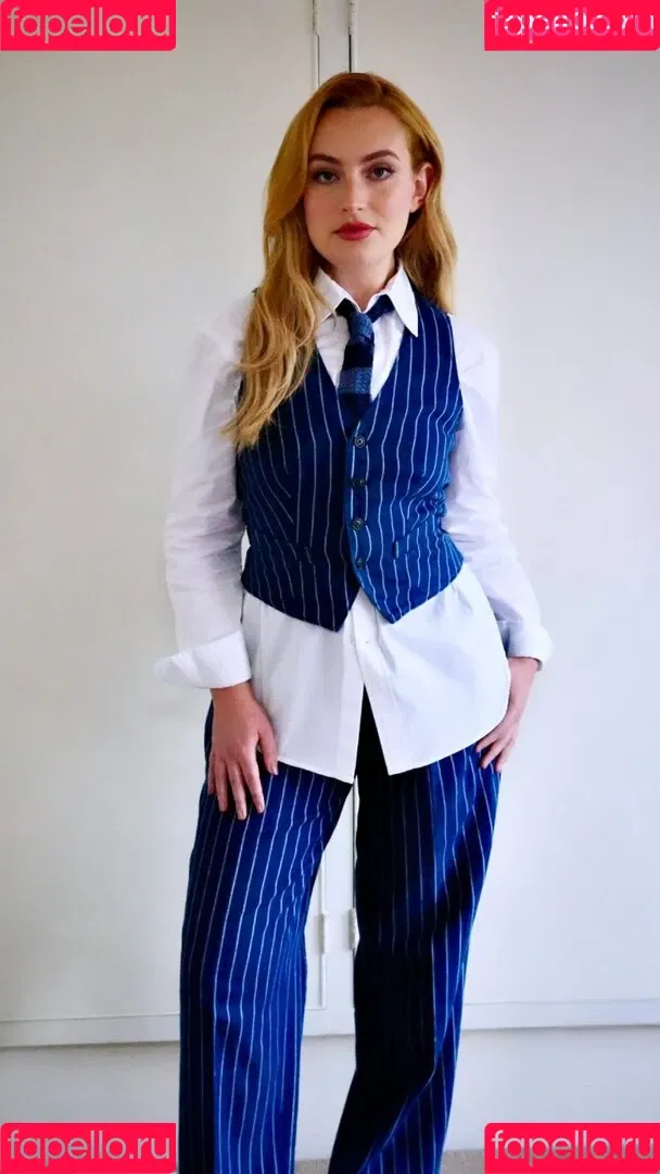 Amelia Dimoldenberg / ameliadimz / emilynudess Onlyfans Photo Gallery 