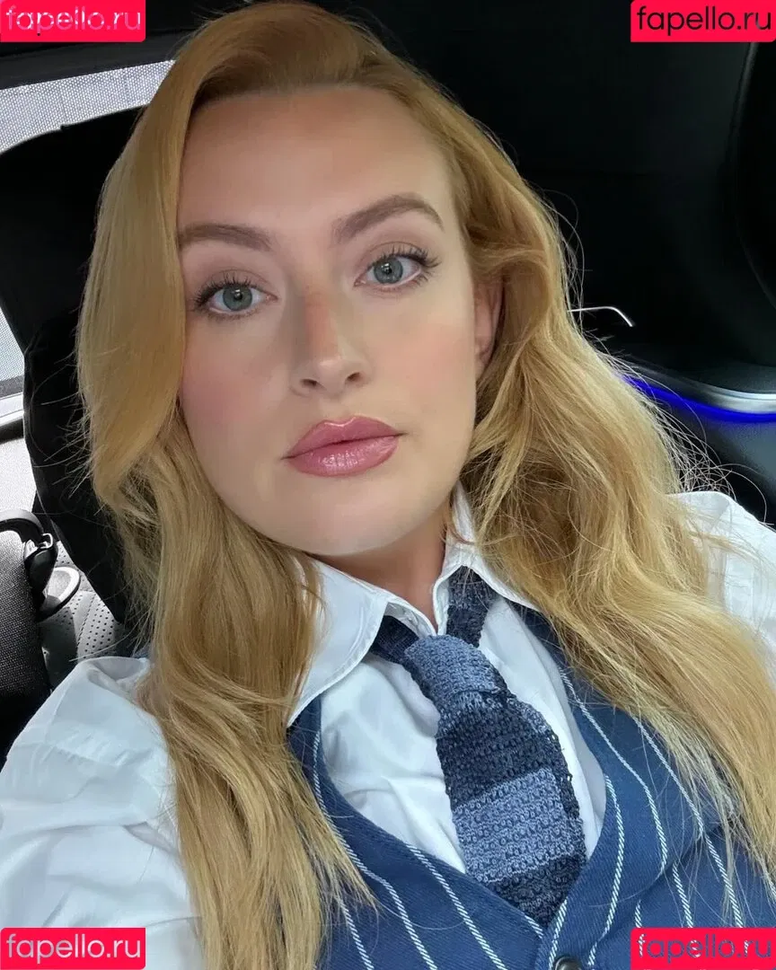 Amelia Dimoldenberg / ameliadimz / emilynudess Onlyfans Photo Gallery 