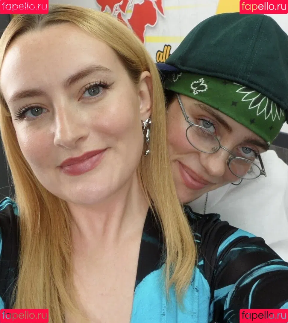 Amelia Dimoldenberg / ameliadimz / emilynudess Onlyfans Photo Gallery 