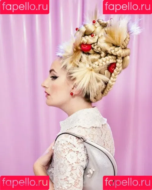 Amelia Dimoldenberg / ameliadimz / emilynudess Onlyfans Photo Gallery 