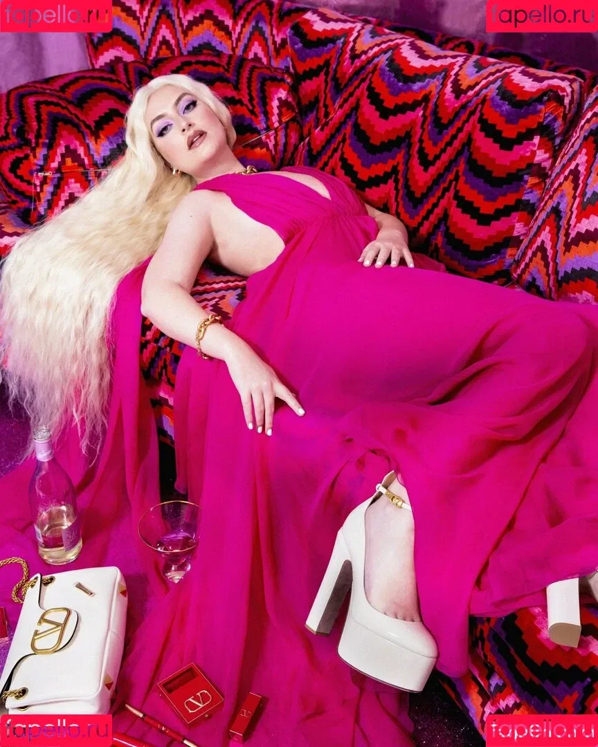 Amelia Dimoldenberg / ameliadimz / emilynudess Onlyfans Photo Gallery 