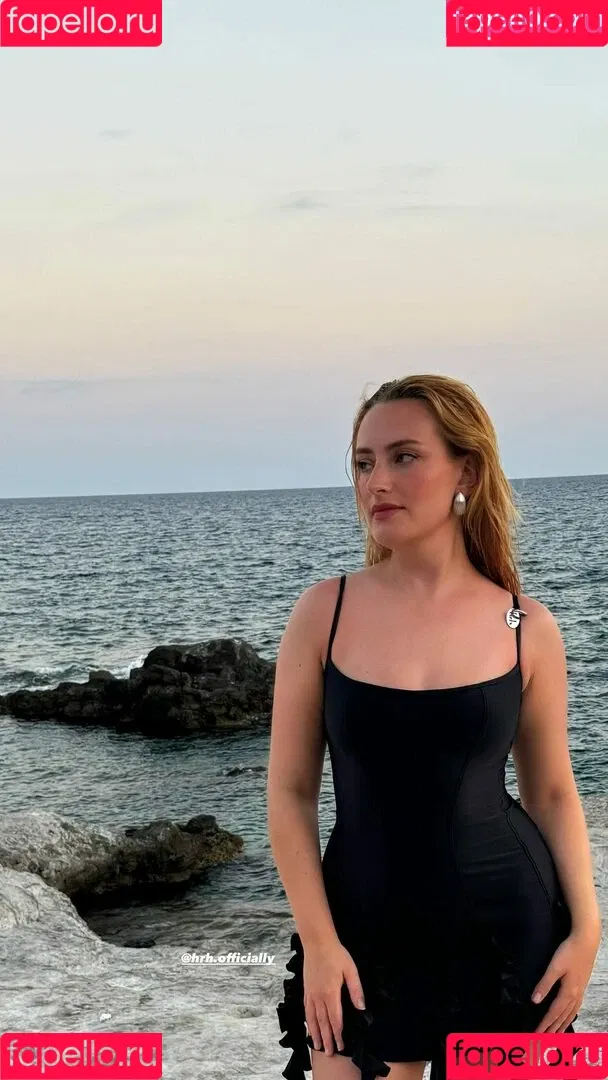 Amelia Dimoldenberg / ameliadimz / emilynudess Onlyfans Photo Gallery 