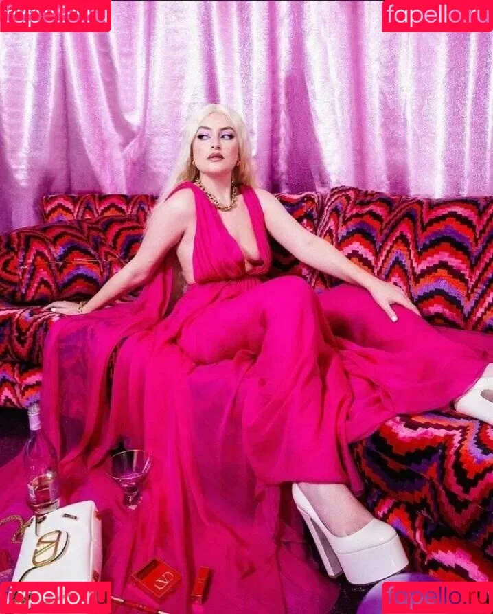 Amelia Dimoldenberg / ameliadimz / emilynudess Onlyfans Photo Gallery 