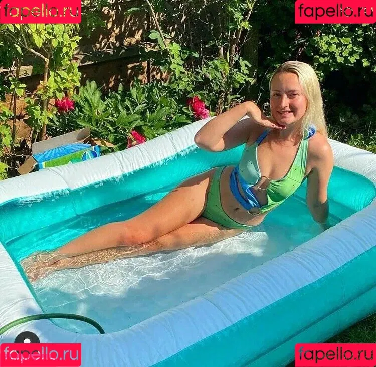 Amelia Dimoldenberg / ameliadimz / emilynudess Onlyfans Photo Gallery 