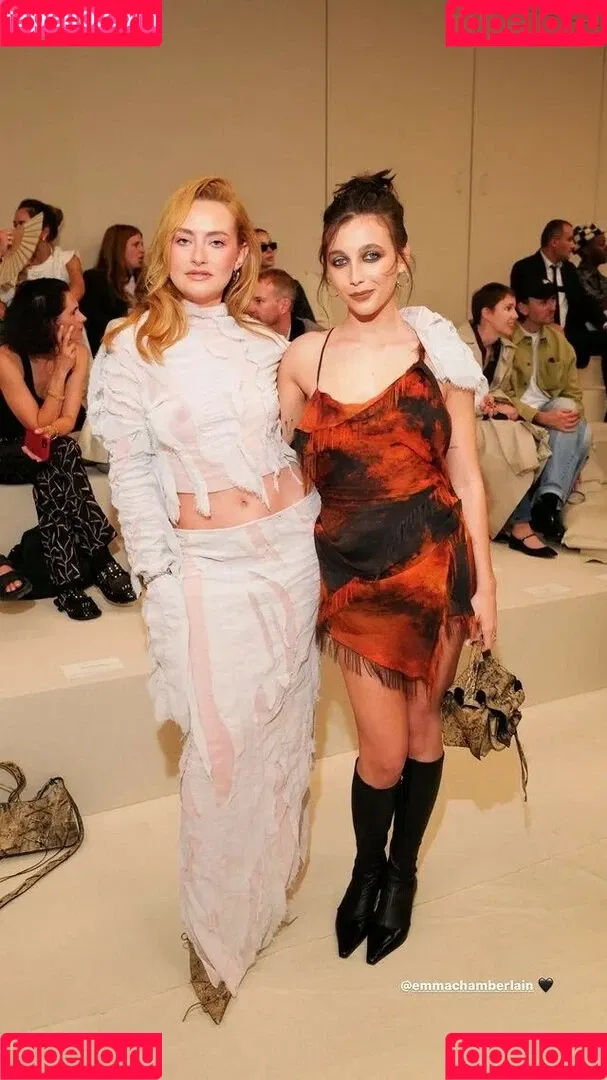 Amelia Dimoldenberg / ameliadimz / emilynudess Onlyfans Photo Gallery 