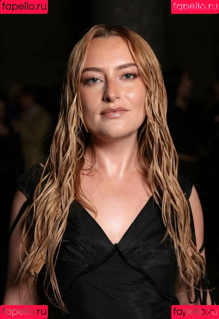 Amelia Dimoldenberg / ameliadimz / emilynudess Onlyfans Photo Gallery 