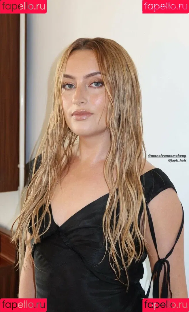 Amelia Dimoldenberg / ameliadimz / emilynudess Onlyfans Photo Gallery 