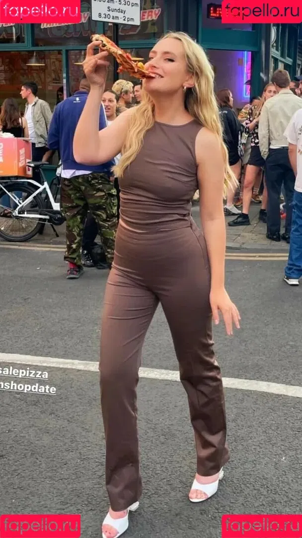 Amelia Dimoldenberg / ameliadimz / emilynudess Onlyfans Photo Gallery 