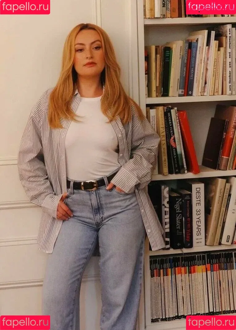 Amelia Dimoldenberg / ameliadimz / emilynudess Onlyfans Photo Gallery 