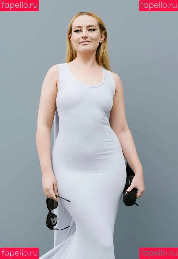 Amelia Dimoldenberg / ameliadimz / emilynudess Onlyfans Photo Gallery 