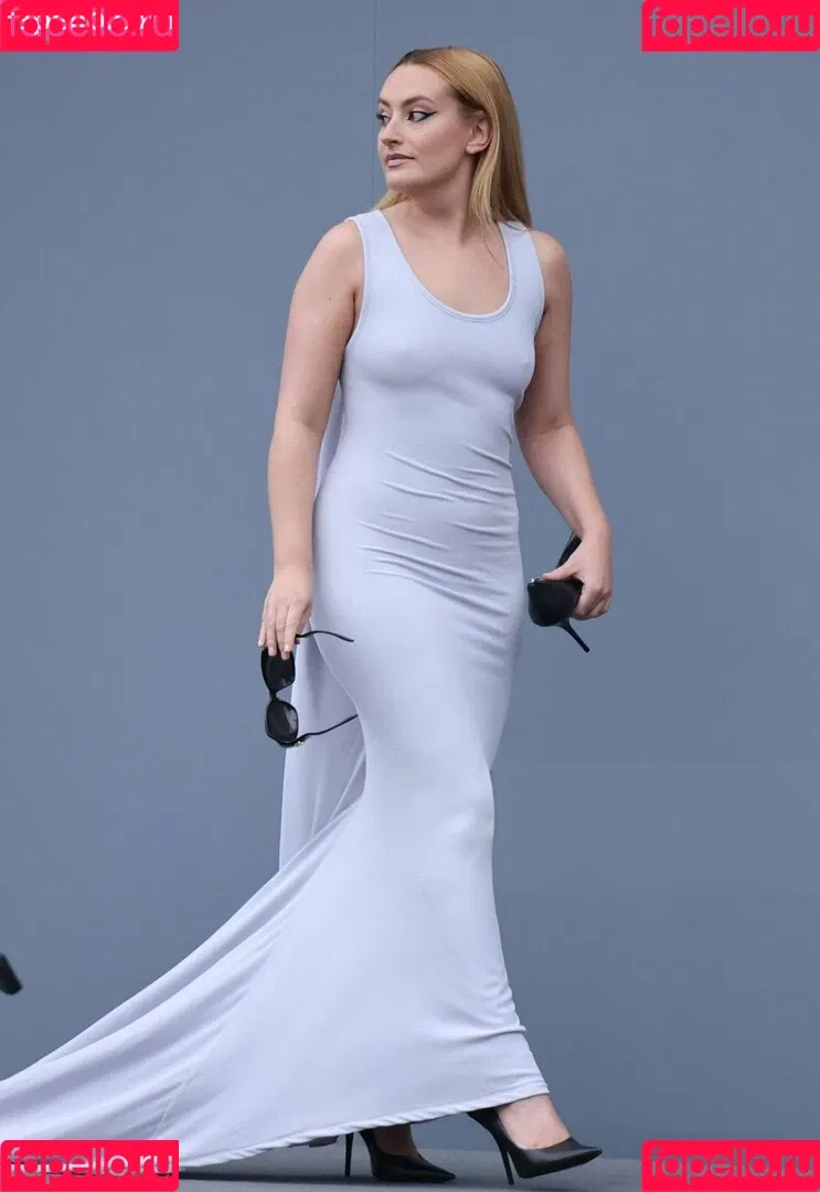 Amelia Dimoldenberg / ameliadimz / emilynudess Onlyfans Photo Gallery 