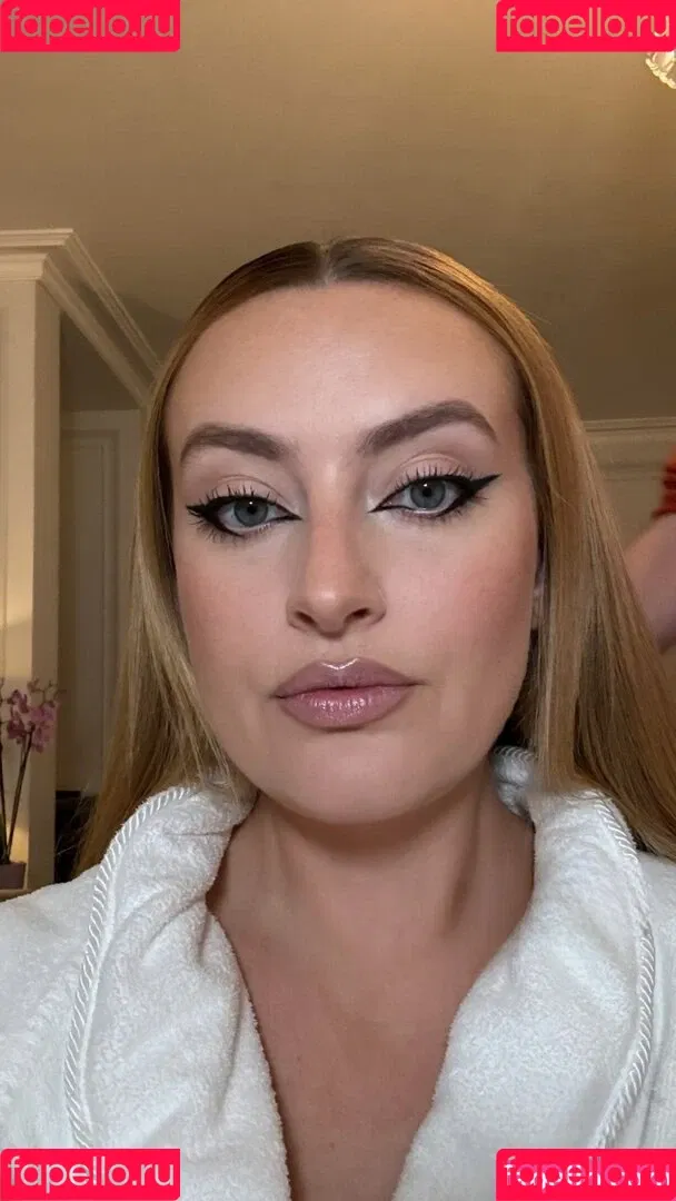 Amelia Dimoldenberg / ameliadimz / emilynudess Onlyfans Photo Gallery 