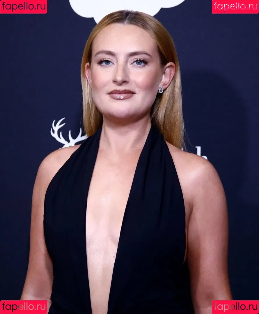 Amelia Dimoldenberg / ameliadimz / emilynudess Onlyfans Photo Gallery 