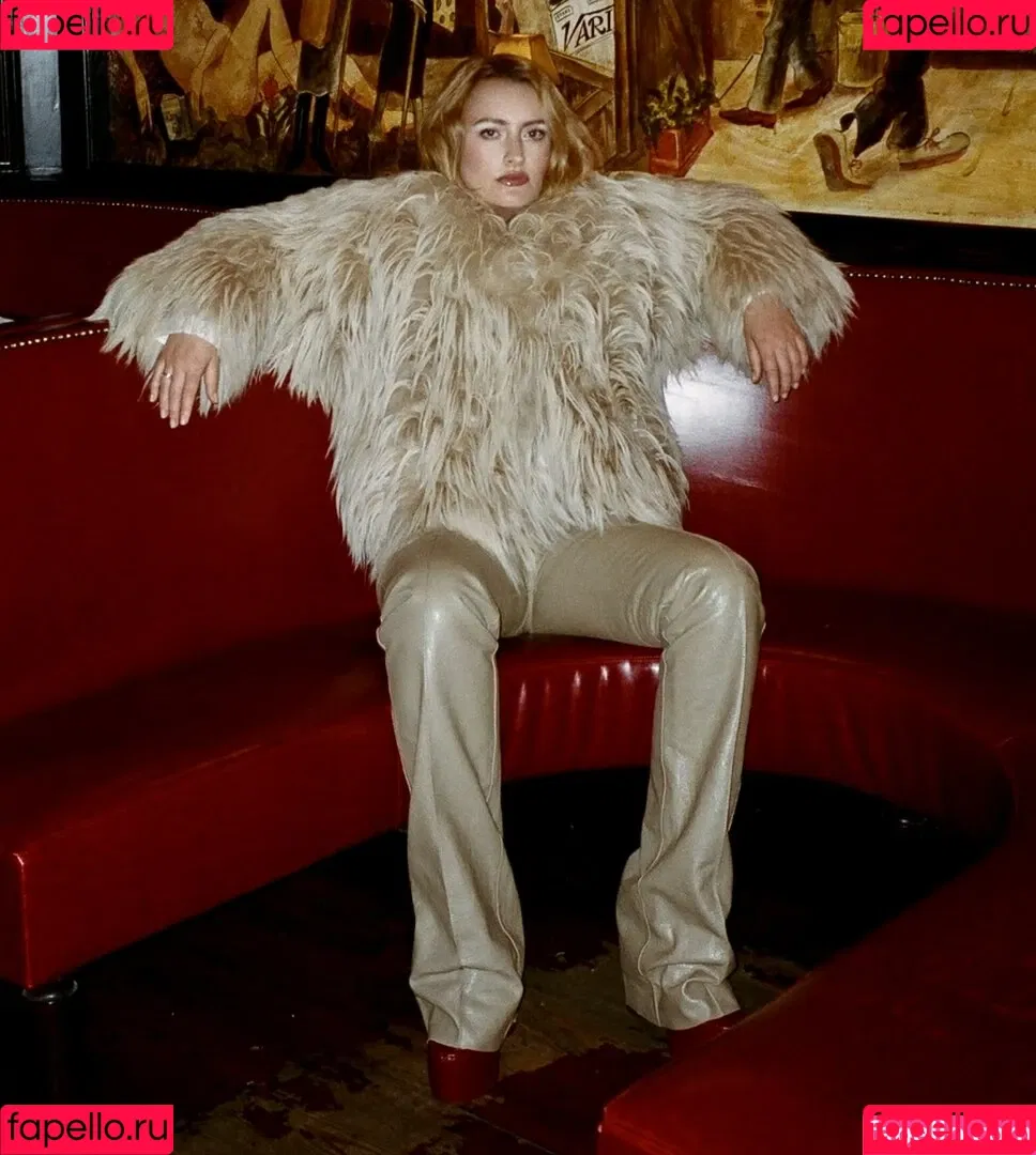 Amelia Dimoldenberg / ameliadimz / emilynudess Onlyfans Photo Gallery 