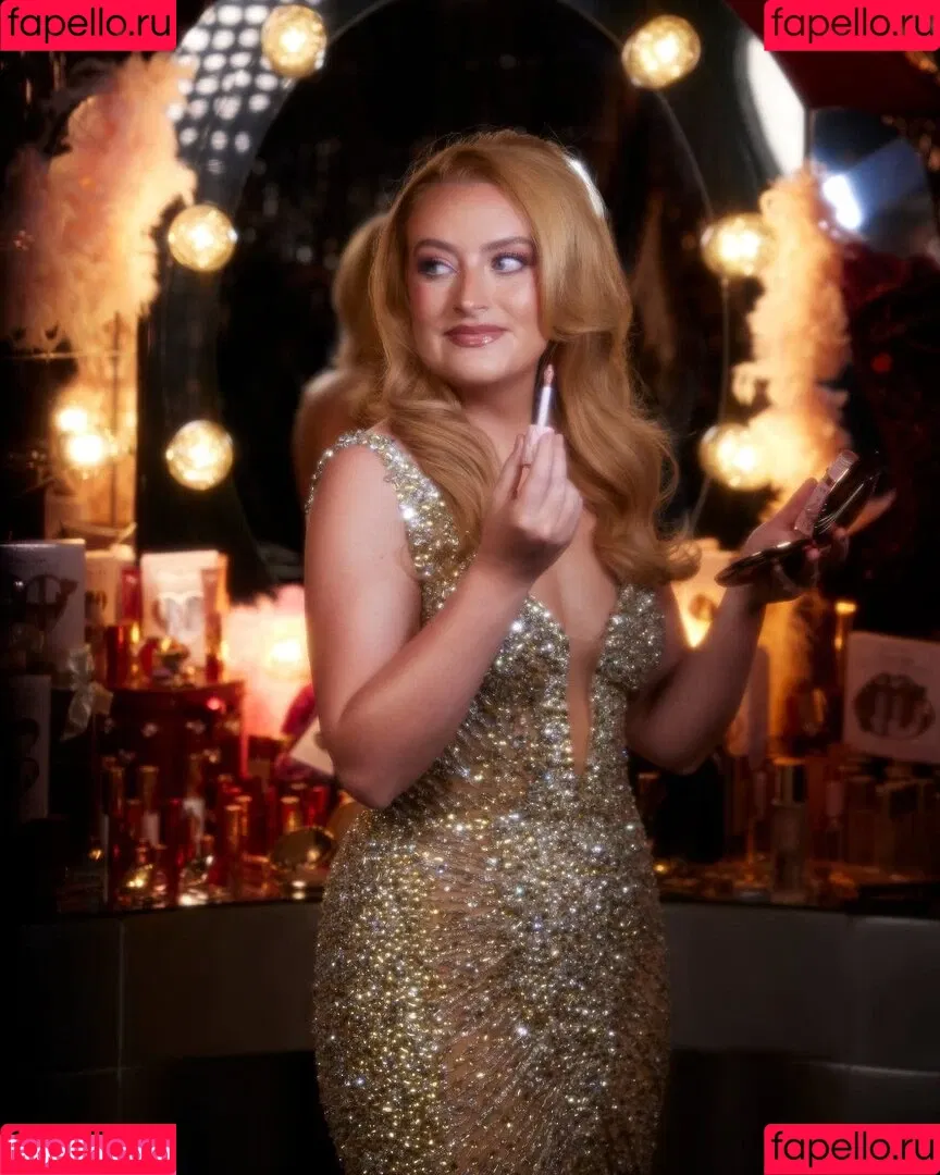 Amelia Dimoldenberg / ameliadimz / emilynudess Onlyfans Photo Gallery 