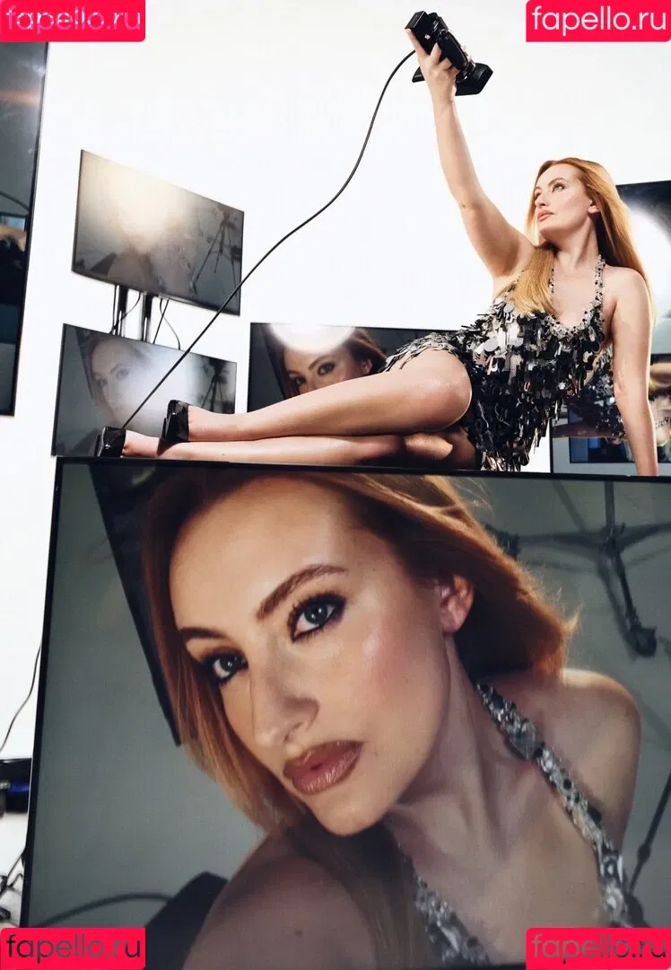 Amelia Dimoldenberg / ameliadimz / emilynudess Onlyfans Photo Gallery 