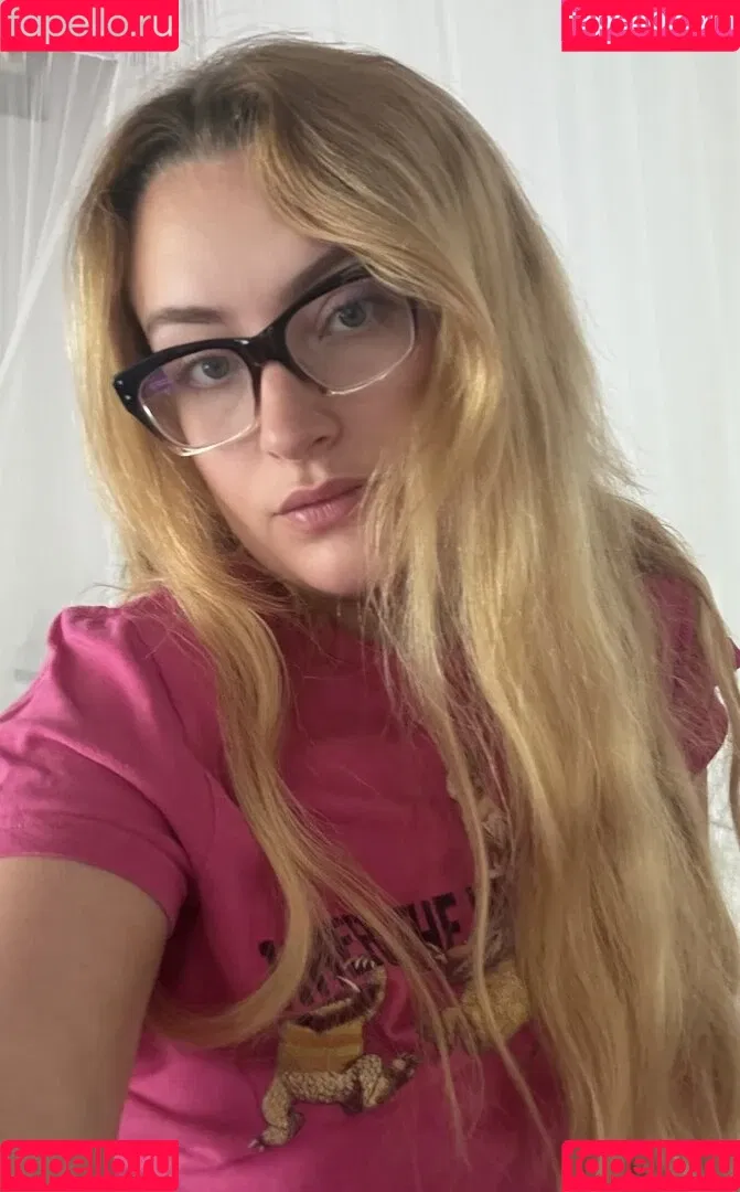 Amelia Dimoldenberg / ameliadimz / emilynudess Onlyfans Photo Gallery 