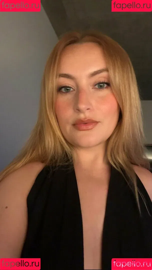 Amelia Dimoldenberg / ameliadimz / emilynudess Onlyfans Photo Gallery 
