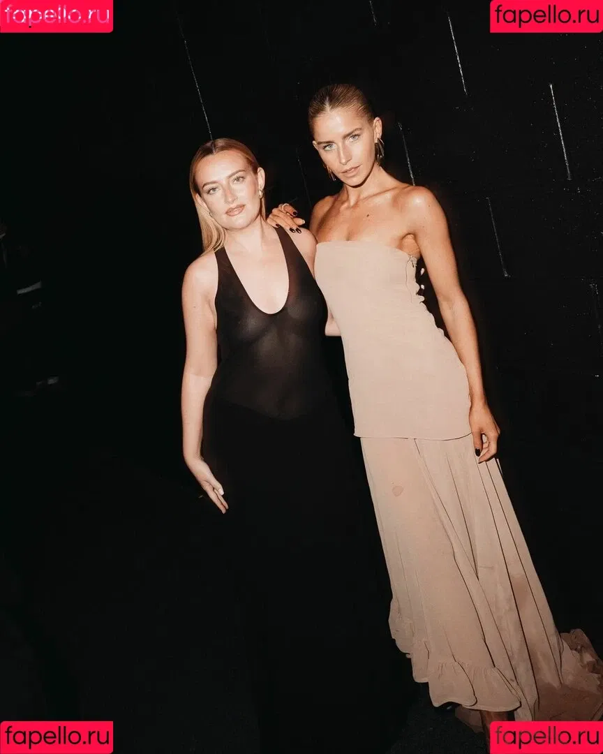 Amelia Dimoldenberg / ameliadimz / emilynudess Onlyfans Photo Gallery 