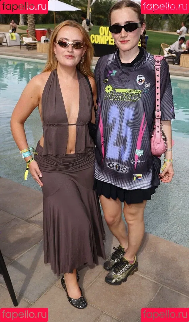 Amelia Dimoldenberg / ameliadimz / emilynudess Onlyfans Photo Gallery 