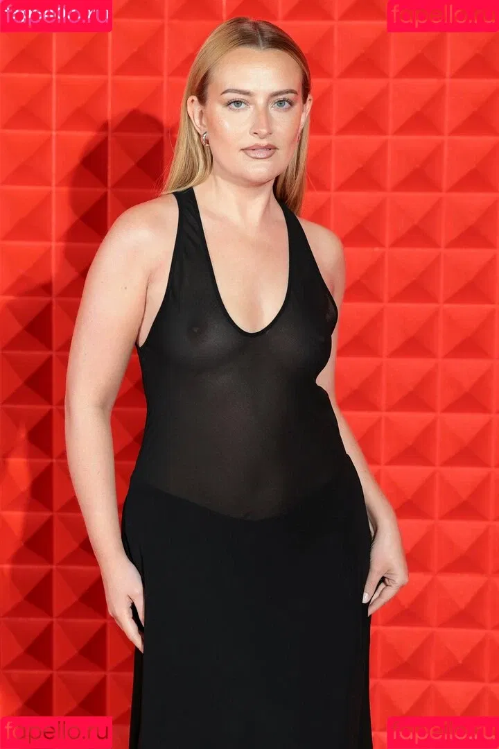 Amelia Dimoldenberg / ameliadimz / emilynudess Onlyfans Photo Gallery 