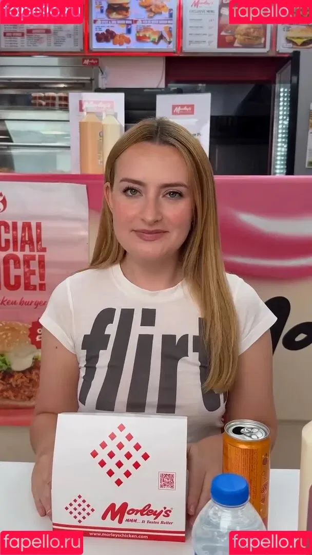 Amelia Dimoldenberg / ameliadimz / emilynudess Onlyfans Photo Gallery 