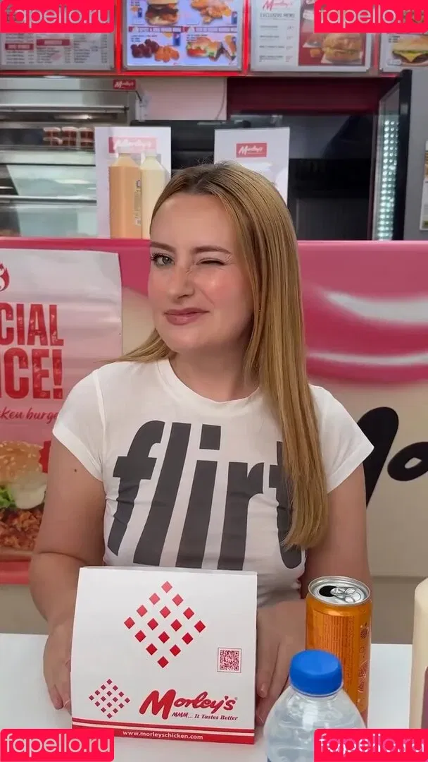 Amelia Dimoldenberg / ameliadimz / emilynudess Onlyfans Photo Gallery 