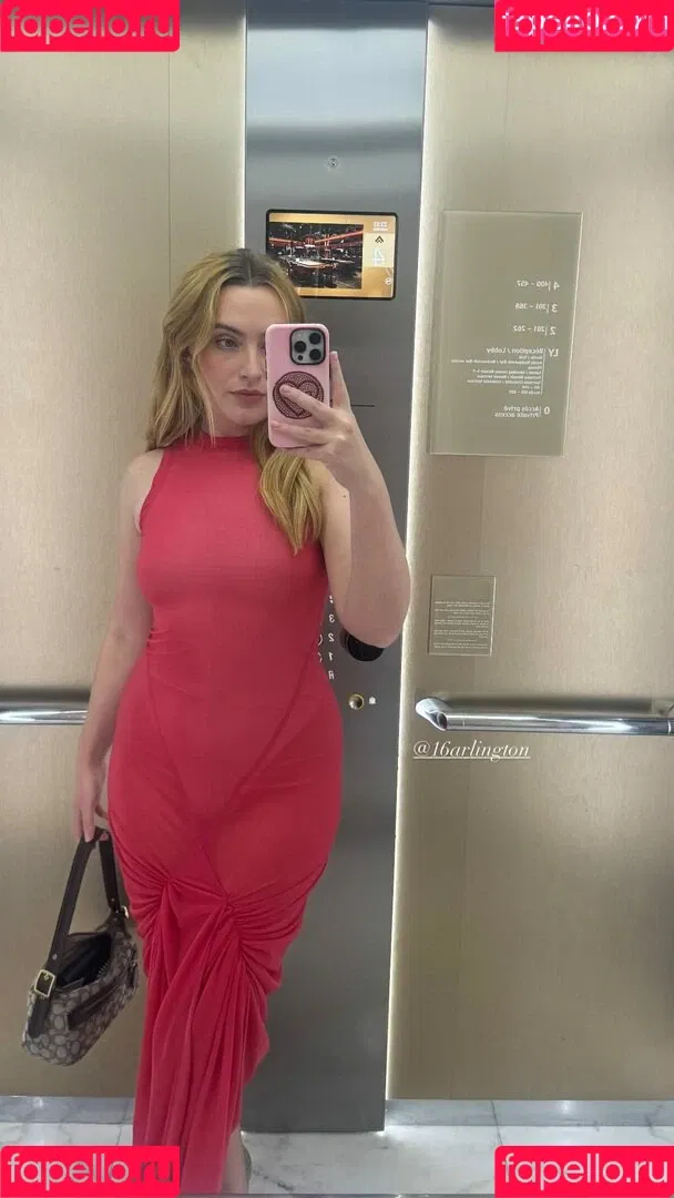 Amelia Dimoldenberg / ameliadimz / emilynudess Onlyfans Photo Gallery 