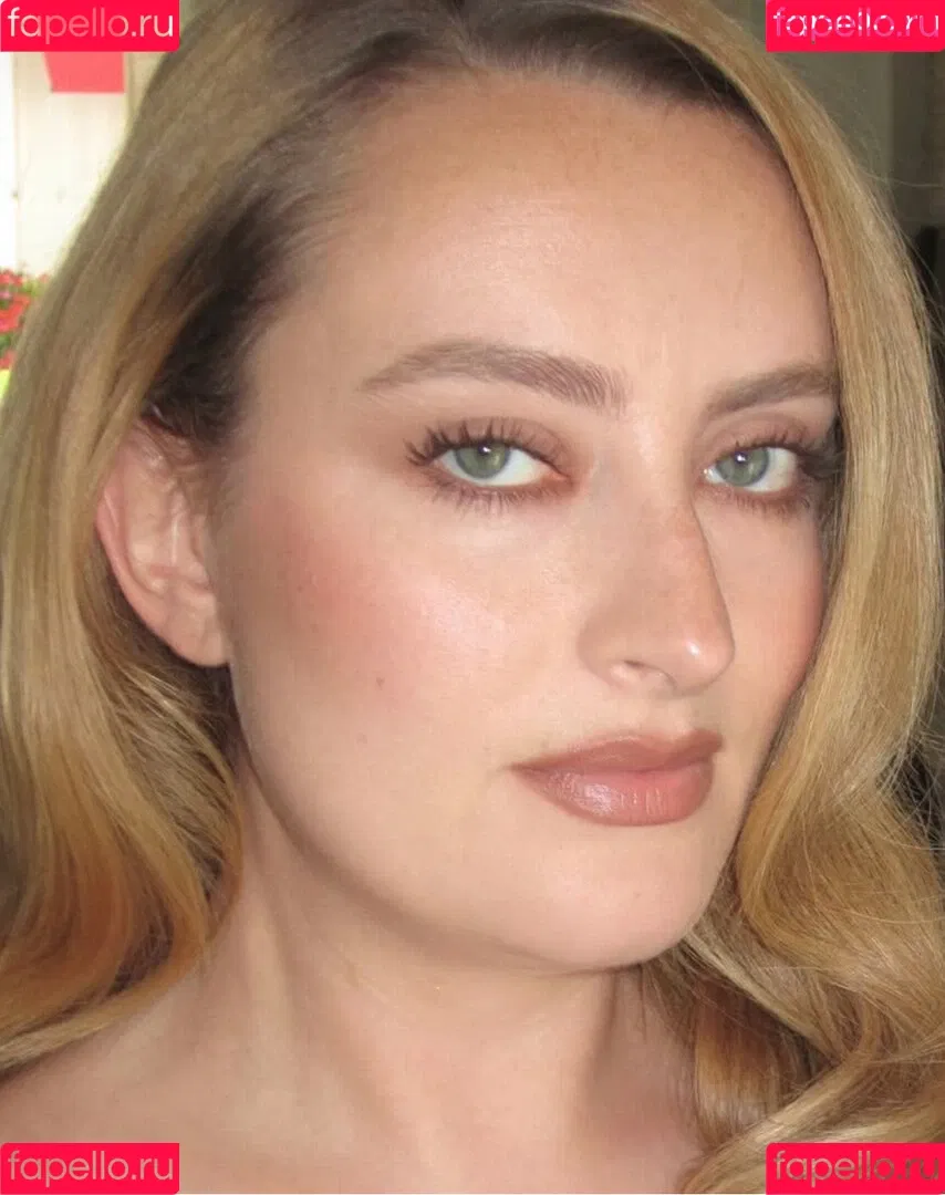 Amelia Dimoldenberg / ameliadimz / emilynudess Onlyfans Photo Gallery 