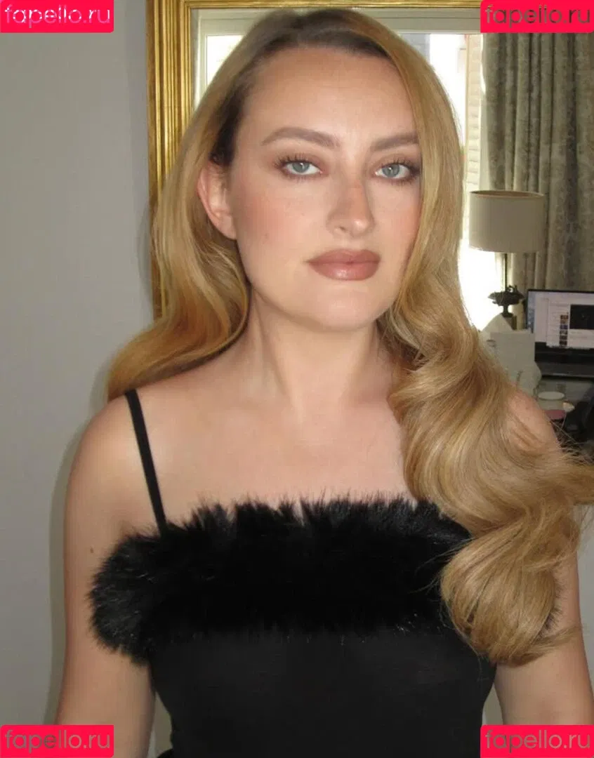 Amelia Dimoldenberg / ameliadimz / emilynudess Onlyfans Photo Gallery 