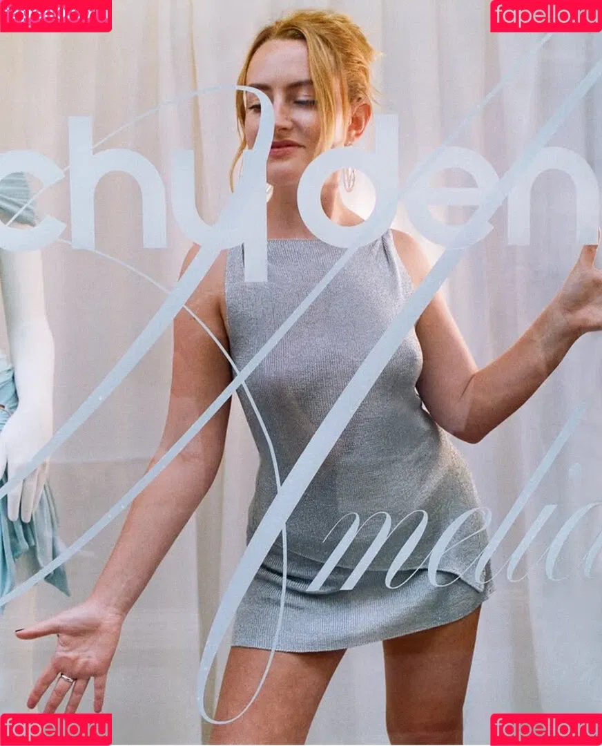 Amelia Dimoldenberg / ameliadimz / emilynudess Onlyfans Photo Gallery 