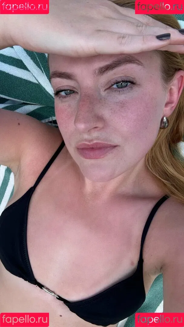 Amelia Dimoldenberg / ameliadimz / emilynudess Onlyfans Photo Gallery 