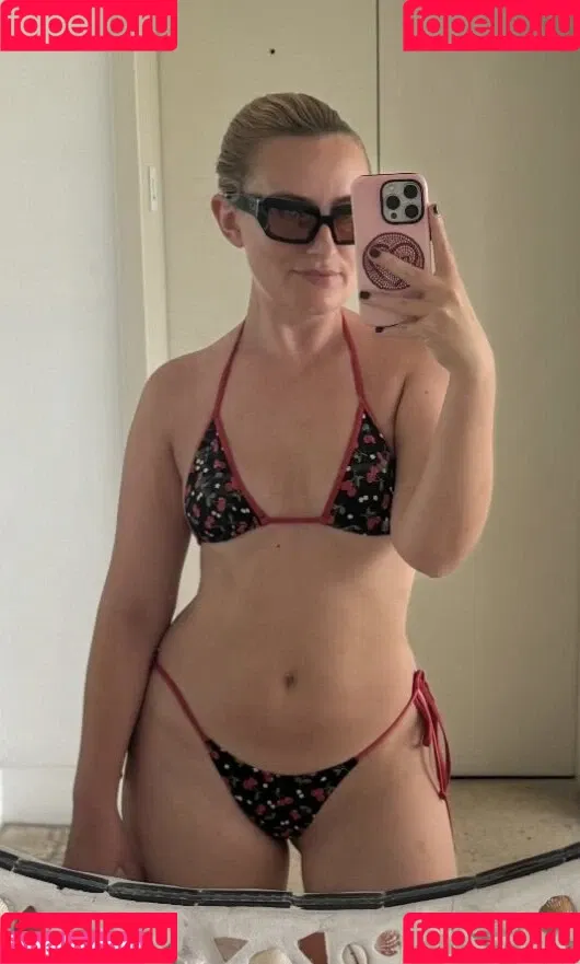 Amelia Dimoldenberg / ameliadimz / emilynudess Onlyfans Photo Gallery 