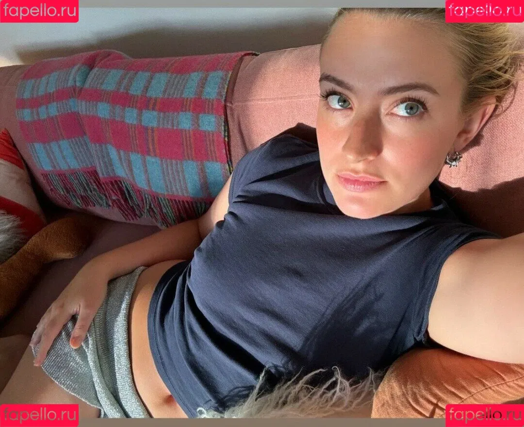 Amelia Dimoldenberg / ameliadimz / emilynudess Onlyfans Photo Gallery 