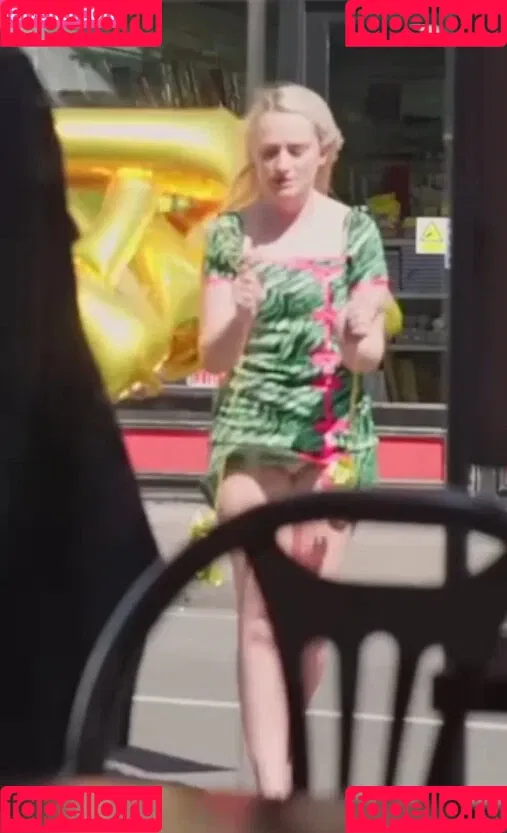 Amelia Dimoldenberg / ameliadimz / emilynudess Onlyfans Photo Gallery 