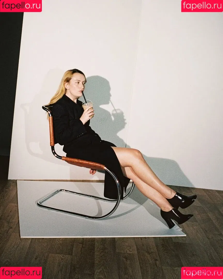 Amelia Dimoldenberg / ameliadimz / emilynudess Onlyfans Photo Gallery 