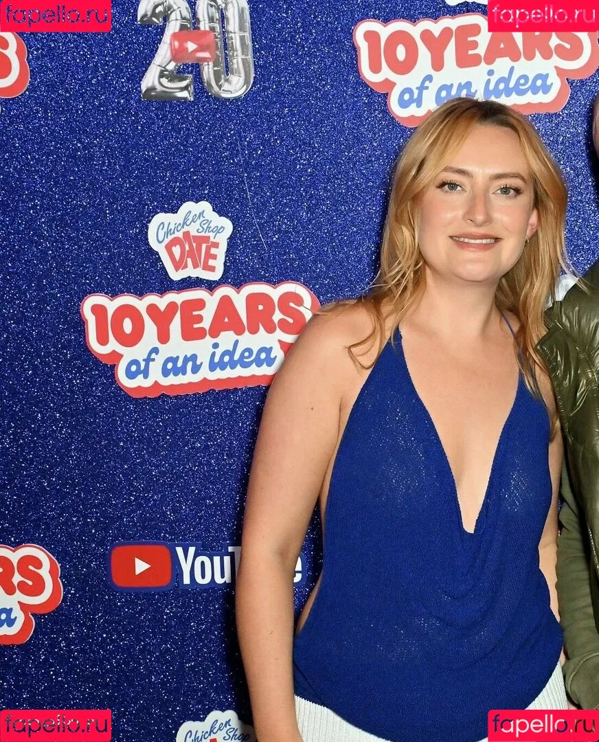 Amelia Dimoldenberg / ameliadimz / emilynudess Onlyfans Photo Gallery 