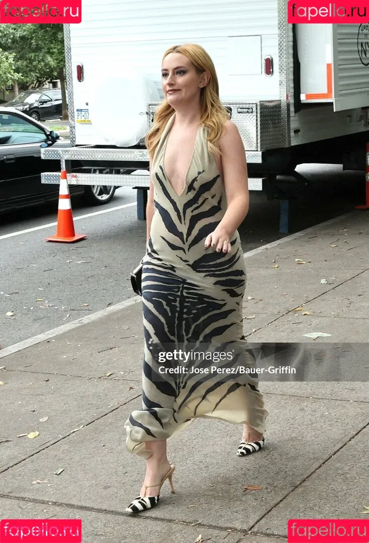 Amelia Dimoldenberg / ameliadimz / emilynudess Onlyfans Photo Gallery 