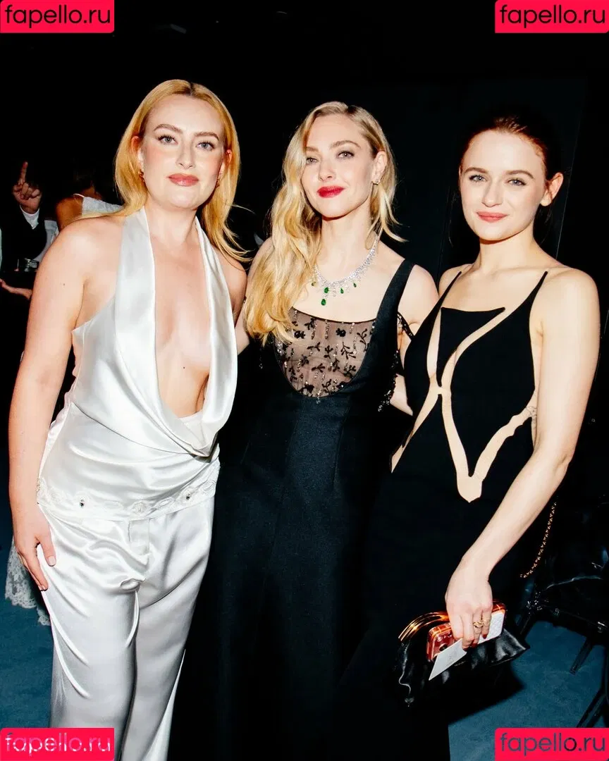 Amelia Dimoldenberg / ameliadimz / emilynudess Onlyfans Photo Gallery 