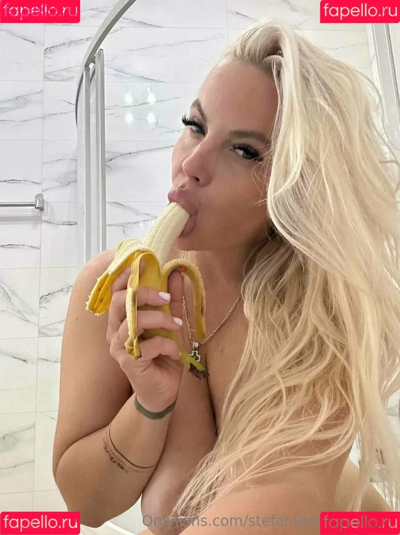 messygirlnextdoor / stefanianextdoorgirl Onlyfans Photo Gallery 