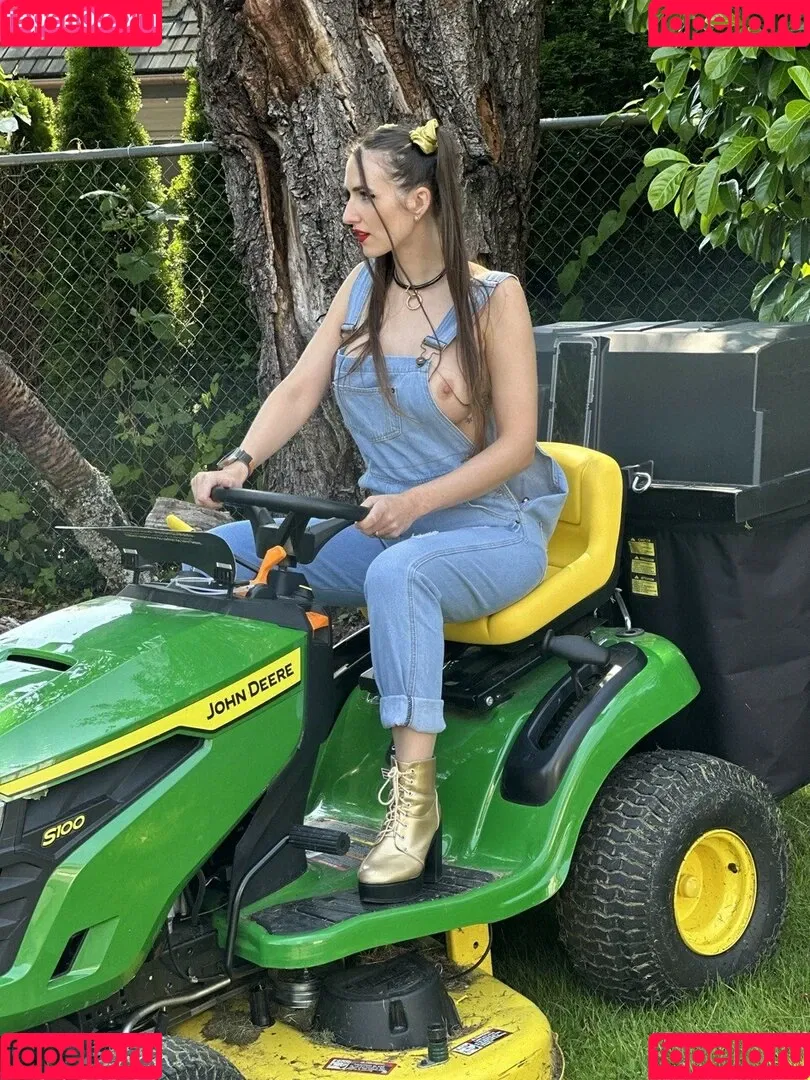 Piper Blush / PiperBlush / https: / piperblush_ Onlyfans Photo Gallery 