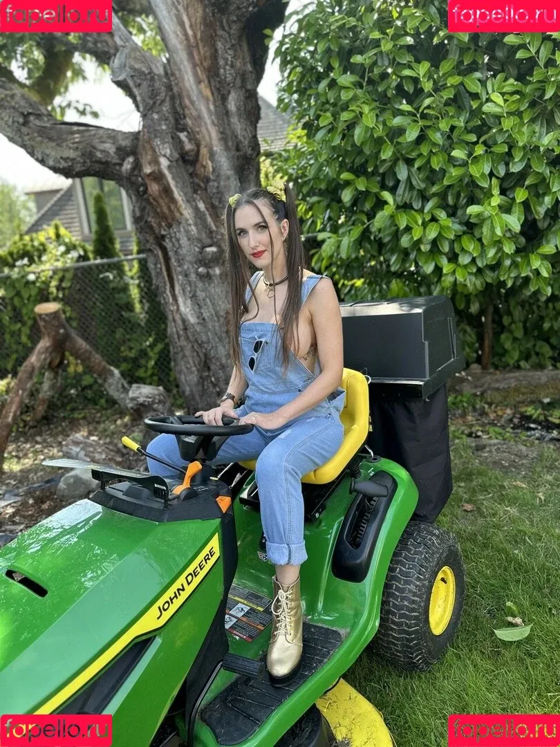 Piper Blush / PiperBlush / https: / piperblush_ Onlyfans Photo Gallery 