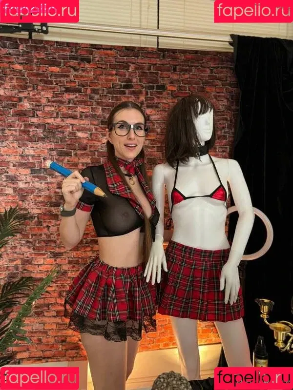 Piper Blush / PiperBlush / https: / piperblush_ Onlyfans Photo Gallery 