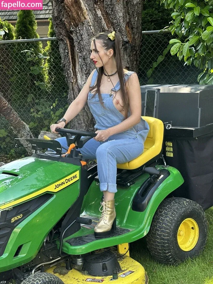 Piper Blush / PiperBlush / https: / piperblush_ Onlyfans Photo Gallery 