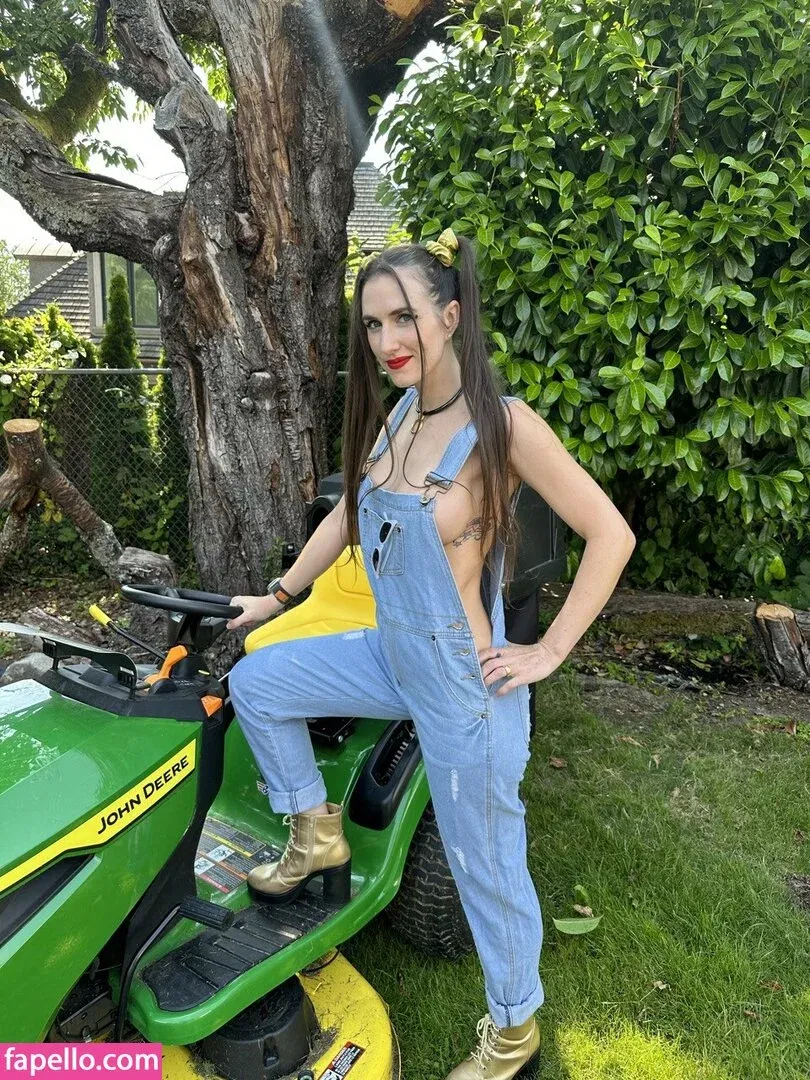 Piper Blush / PiperBlush / https: / piperblush_ Onlyfans Photo Gallery 