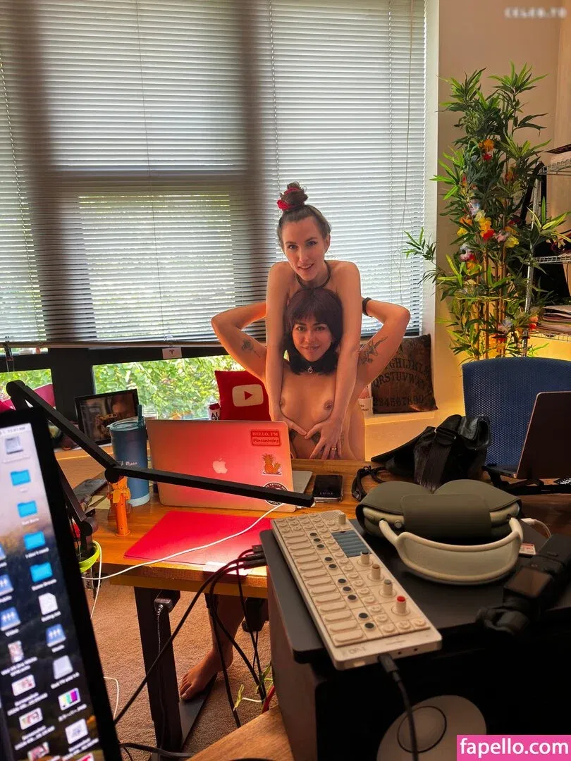 Piper Blush / PiperBlush / https: / piperblush_ Onlyfans Photo Gallery 