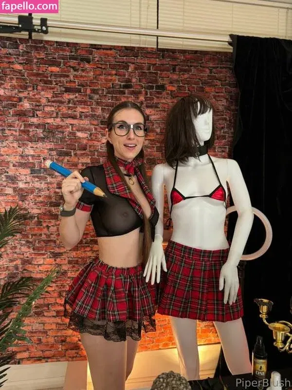 Piper Blush / PiperBlush / https: / piperblush_ Onlyfans Photo Gallery 