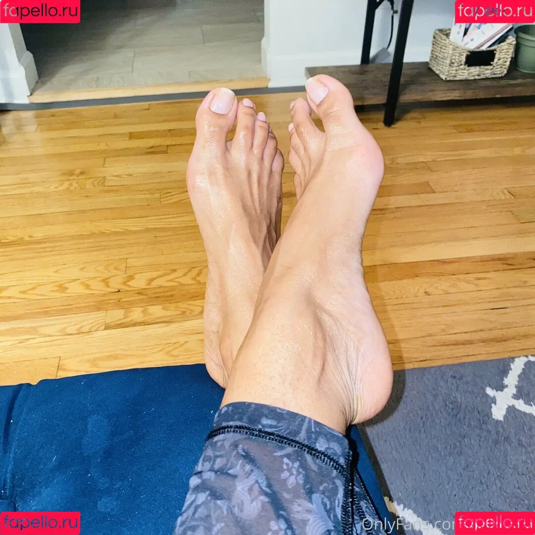 reel / vee_feet Onlyfans Photo Gallery 