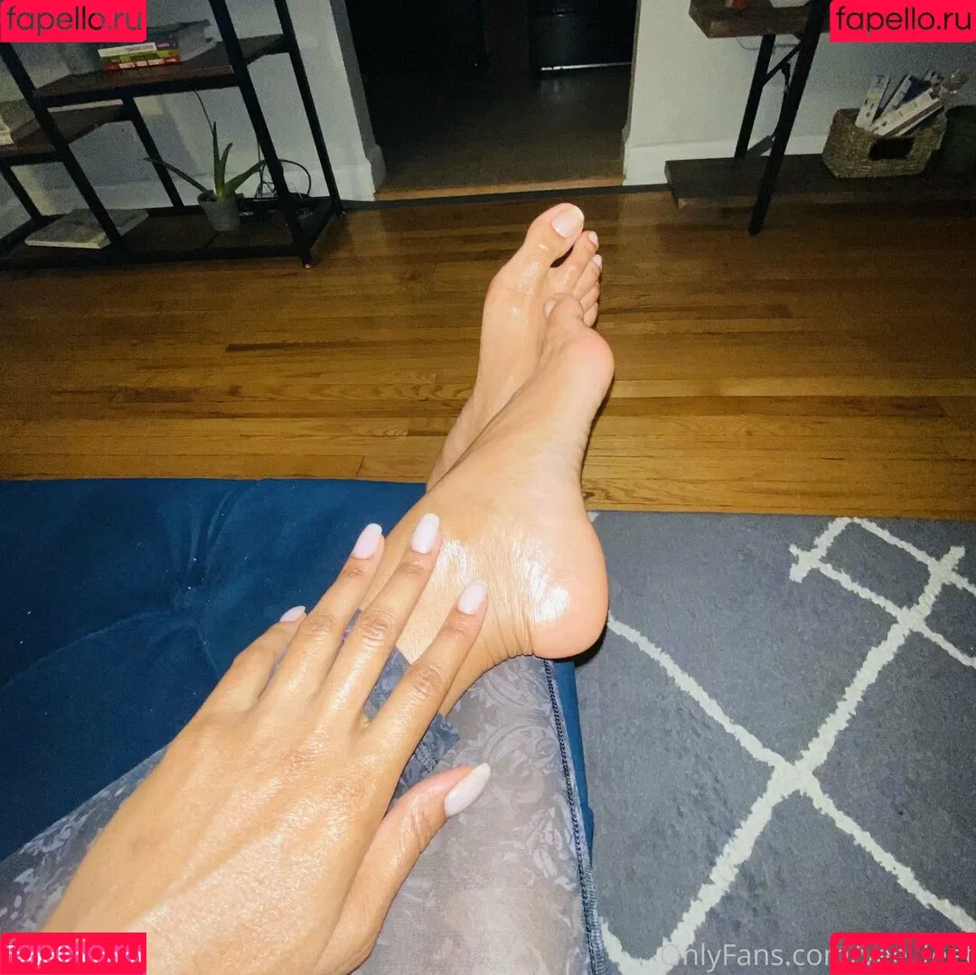 reel / vee_feet Onlyfans Photo Gallery 