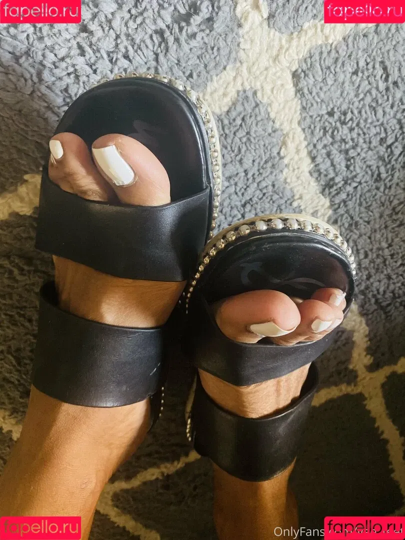 reel / vee_feet Onlyfans Photo Gallery 